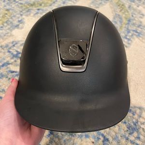 Samsheild horse riding helmet. Matte black size 6 5/8